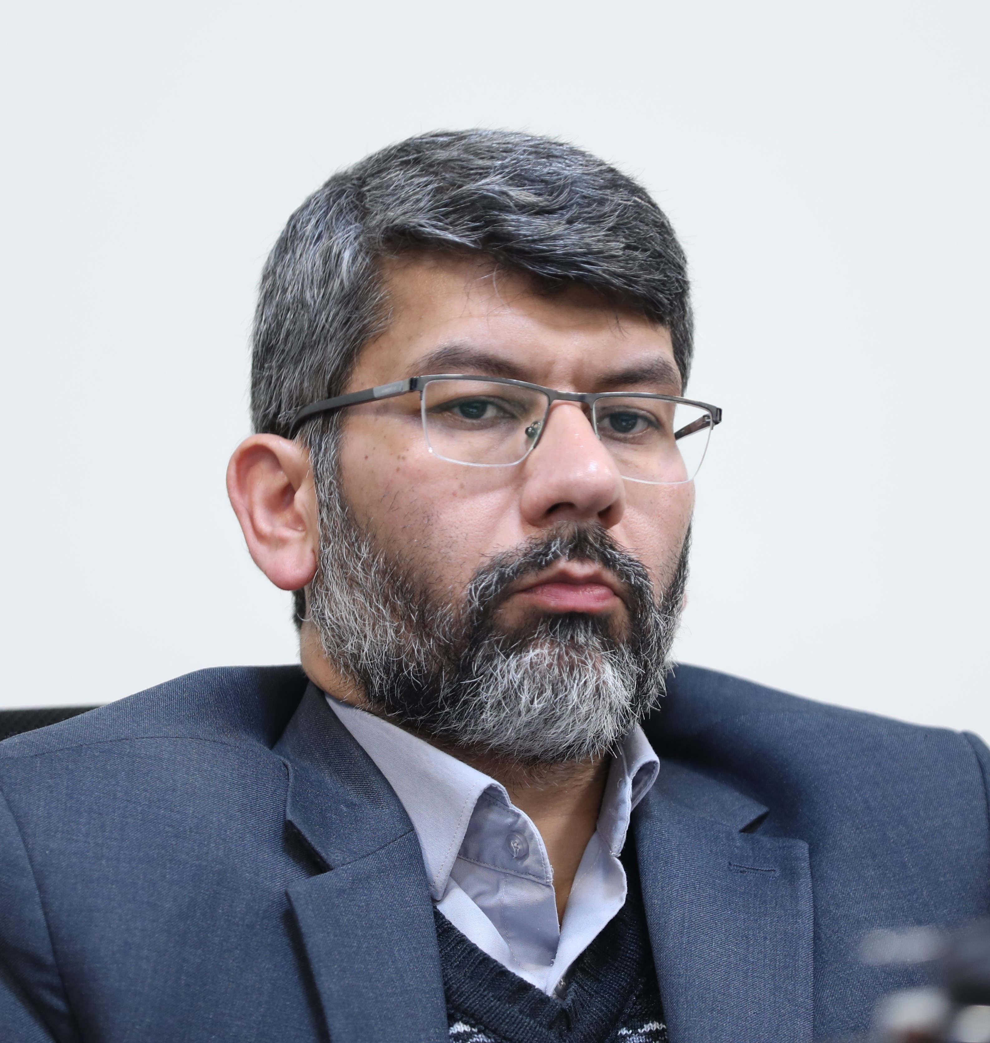 دکتر اکبر 