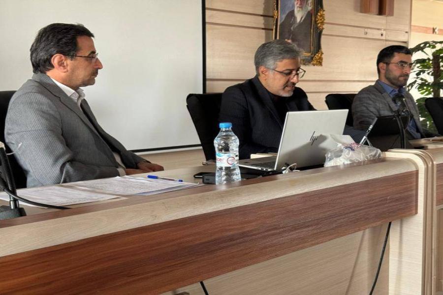 دکتر علم خواه: طبق دیدگاه مقام معظم رهبری، حقوق شهروندی باید در چارچوب ارزش‌ های اسلامی و قانون اساسی تبیین شود/ دکتر توکل‌ پور: نگاه رهبری به عدالت، عدالتِ همراه با اعتماد و دسترسی برای همه مردم است