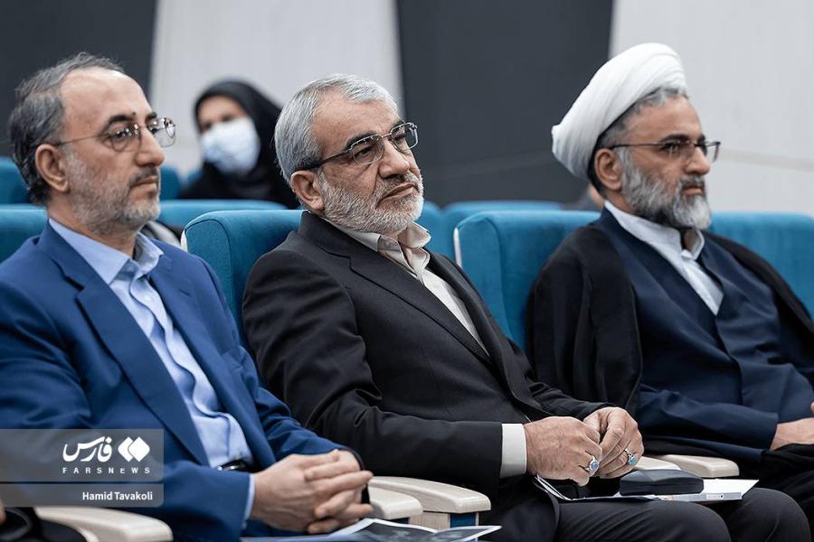 الدکتور إسحاقی: قائد الثورة الإسلامیة یتابع تحقیق حقوق الأمة وحریاتها