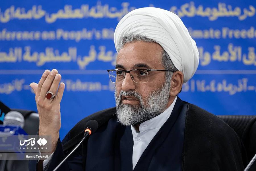 آیة الله سعدی: قائد الثورة الإسلامیة هو رائد الحقوق العامة