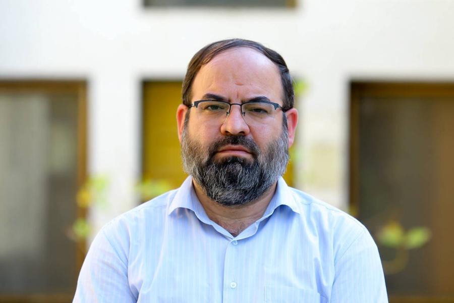 مشروعیت حاکمیت، وابسته به کارآمدی در انجام وظایف و تأمین حقوق ملت است