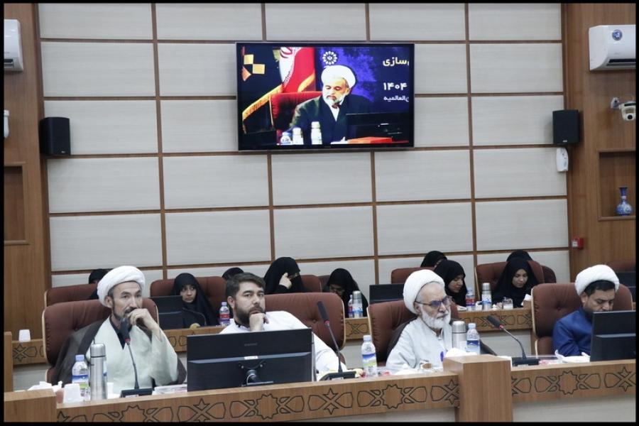 حجت‌الاسلام و المسلمین شریعتی: منظومه فکری رهبر انقلاب بر پایه جامعیتی از «فقاهت، حکمت، سیاست و تفسیر» استوار است