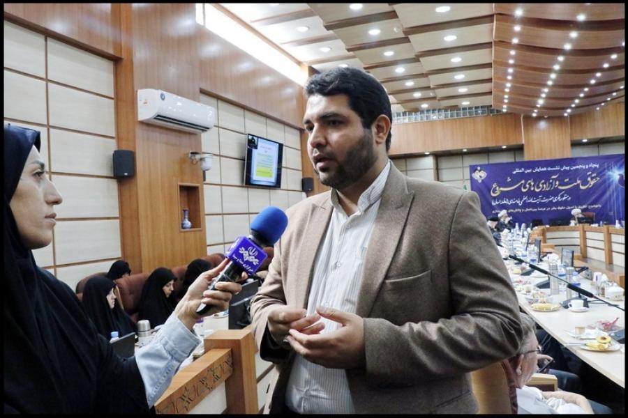 فارسیان، دبیر همایش بین‌المللی حقوق ملت و آزادی‌های مشروع در منظومه فکری حضرت آیت‌الله‌العظمی خامنه‌ای: در منظومه‌ فکری آیت‌الله‌العظمی خامنه‌ای، حقوق ملت جوهره‌ پیوند میان مردم و حاکمیت در نظام اسلامی است